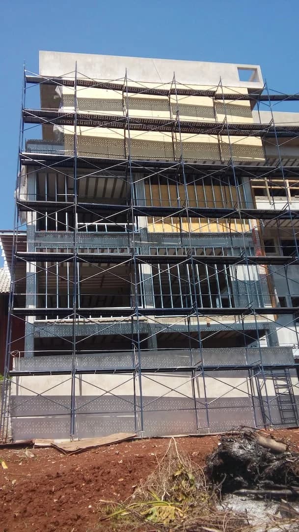 Edifício de Steel Frame — imagem 18 de 25