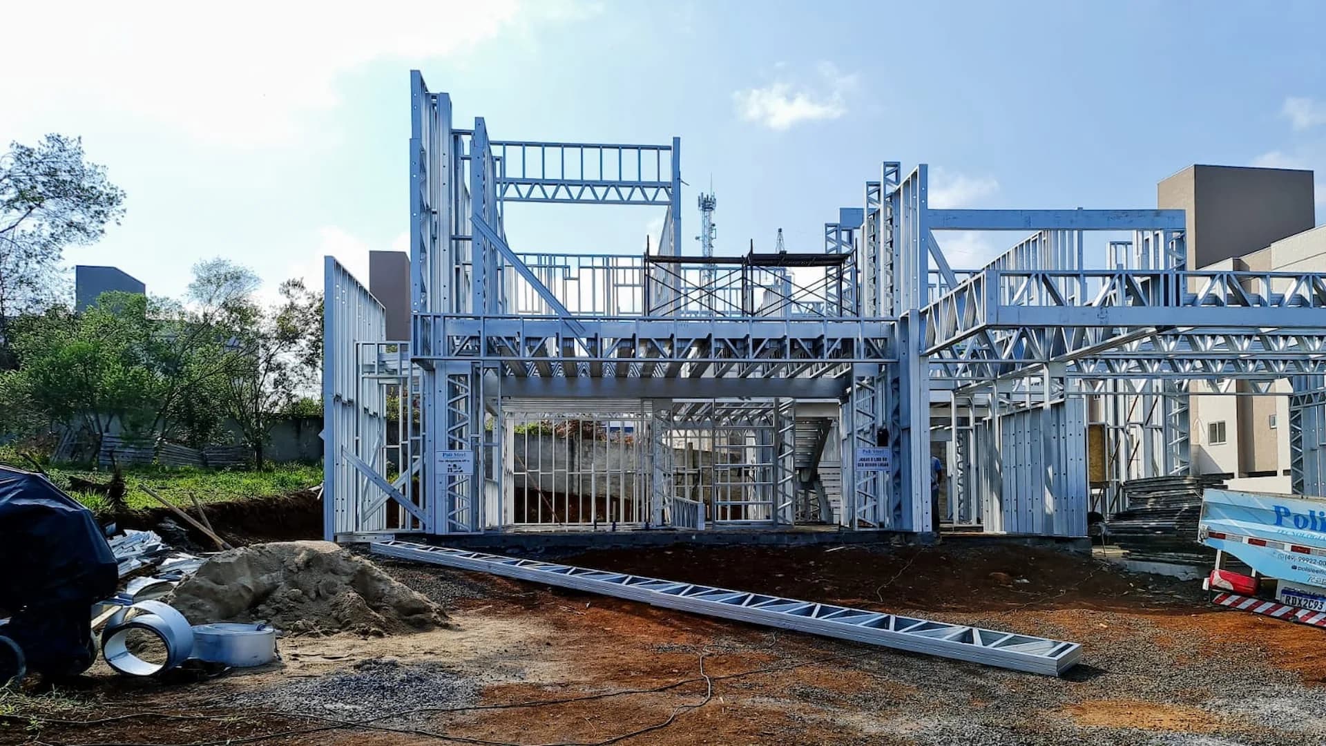 ResidĂȘncia de alto padrĂŁo, obra da Poli Steel em Videira, SC